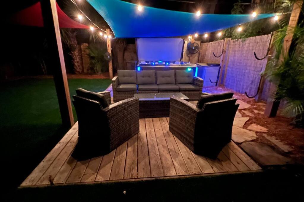 Luxury 2/2 Private Oasis W/Hot Tub Walk To Beach Кейп Канаверал Екстериор снимка